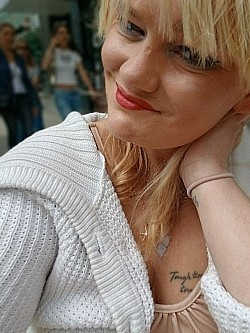 Fun and flirty A playful snapshot filled with light and laughter